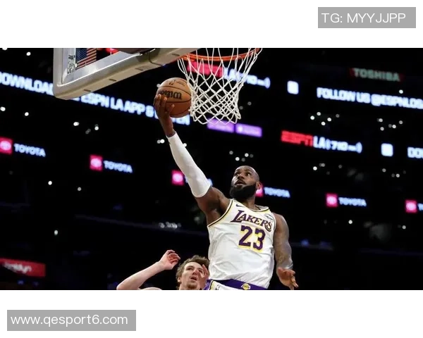 詹姆斯全能表现难挽球队颓势19投10中独砍29分却无力回天 詹姆斯全能表现难挽球队颓势19投10中独砍29分却无力回天