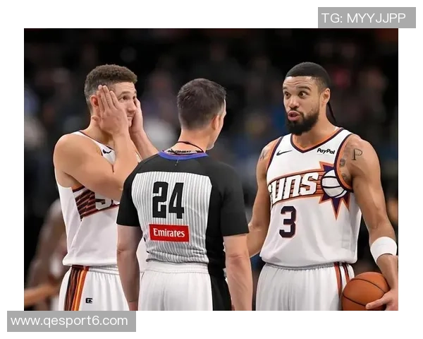 布克首节突破海斯防守时受伤乔丹奥特透露伤退原因 布克首节突破海斯防守时受伤乔丹奥特透露伤退原因